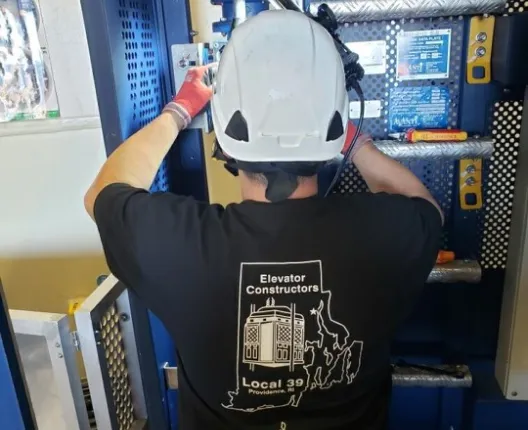 Continuing education courses for wind turbine elevator constructors
